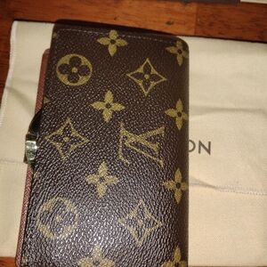 Louis Vuitton wallet w/tags